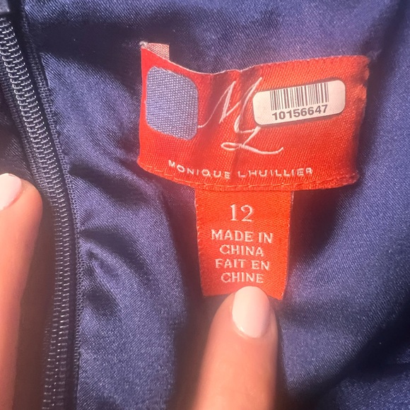 NWOT Monique Lhuillier Lace Sheath Dress - Picture 7 of 12